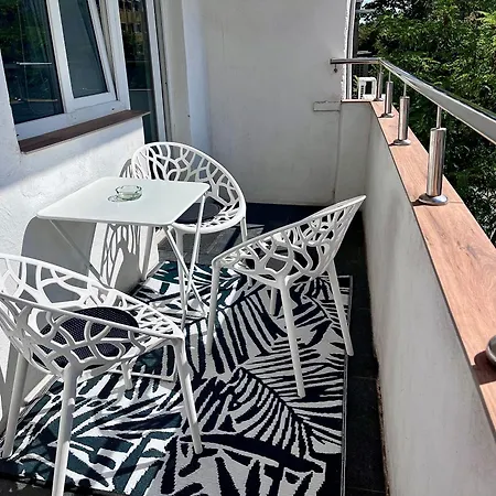 Flh Liberty - 2 Queen Beds, Balcony & Free Parking *