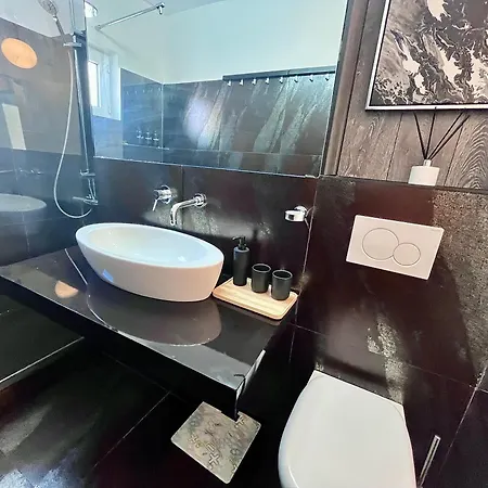 Apartmán Flh Liberty - 2 Queen Beds, Balcony & Free Parking