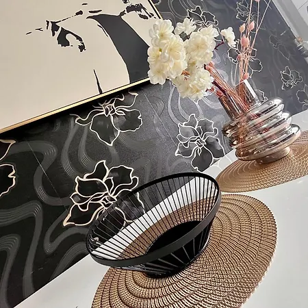 Flh Liberty - 2 Queen Beds, Balcony & Free Parking