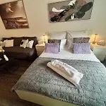 Apartment Flh Liberty - 2 Queen Beds, Balcony & Free Parking *
