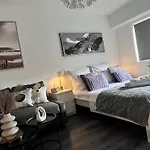 Flh Liberty - 2 Queen Beds, Balcony & Free Parking Apartment