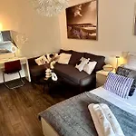 Apartment Flh Liberty - 2 Queen Beds, Balcony & Free Parking Constanta