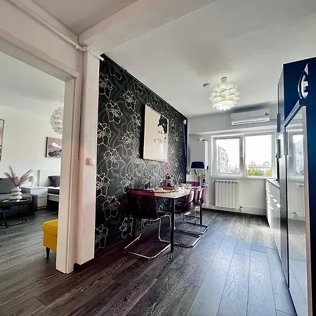 Flh Liberty - 2 Queen Beds, Balcony & Free Parking Apartment *