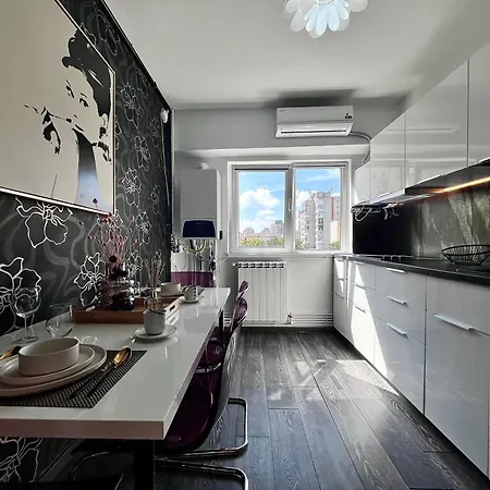 Flh Liberty - 2 Queen Beds, Balcony & Free Parking *