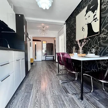 Flh Liberty - 2 Queen Beds, Balcony & Free Parking * Constanta