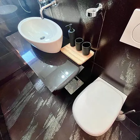 Flh Liberty - 2 Queen Beds, Balcony & Free Parking كونستانتا