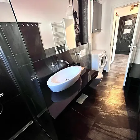 شقة Flh Liberty - 2 Queen Beds, Balcony & Free Parking كونستانتا