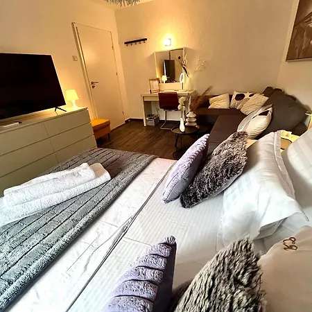 Flh Liberty - 2 Queen Beds, Balcony & Free Parking كونستانتا