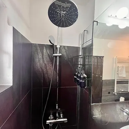 Flh Liberty - 2 Queen Beds, Balcony & Free Parking *