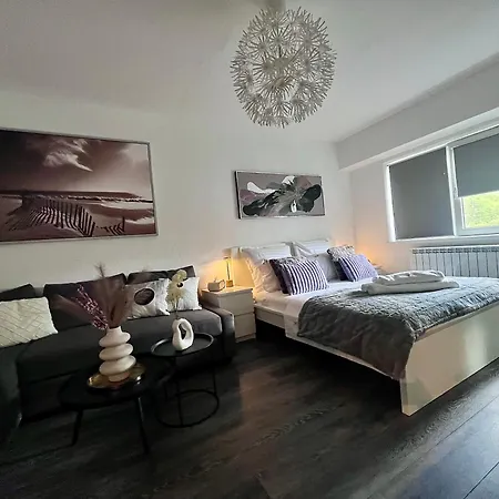 Flh Liberty - 2 Queen Beds, Balcony & Free Parking *