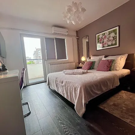 Apartman Flh Liberty - 2 Queen Beds, Balcony & Free Parking