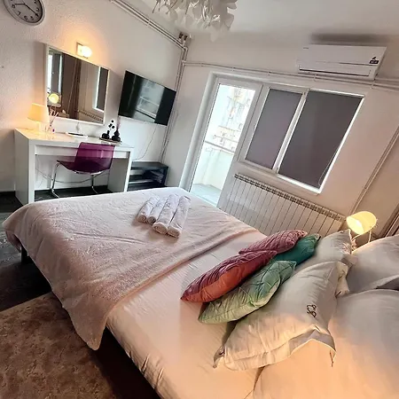 Flh Liberty - 2 Queen Beds, Balcony & Free Parking شقة كونستانتا