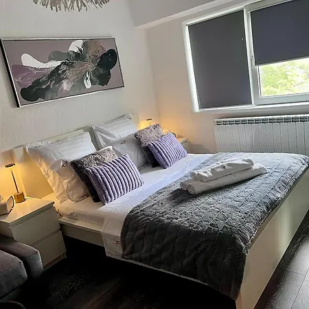 Apartman Flh Liberty - 2 Queen Beds, Balcony & Free Parking *