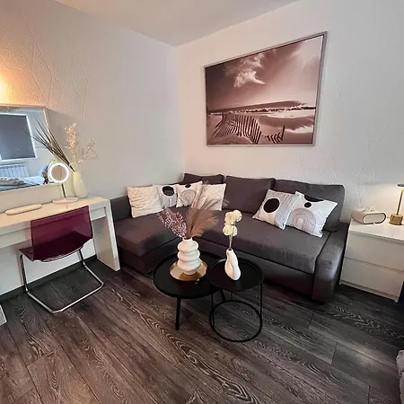 Flh - Liberty With Balcony & Free Parking Apartment *