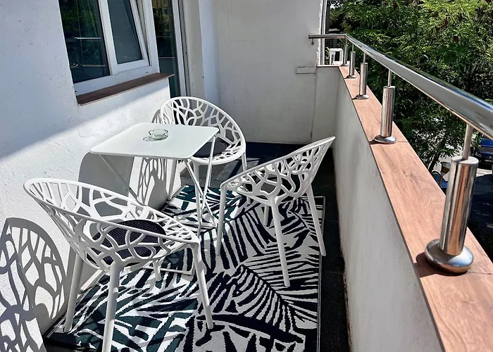 Flh Liberty - 2 Queen Beds, Balcony & Free Parking *