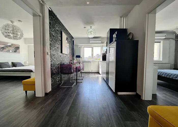 Flh Liberty - 2 Queen Beds, Balcony & Free Parking アパート *