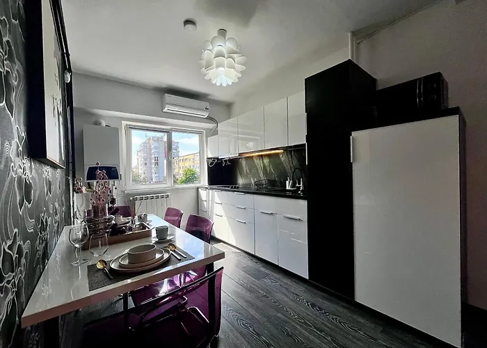 Flh Liberty - 2 Queen Beds, Balcony & Free Parking アパート