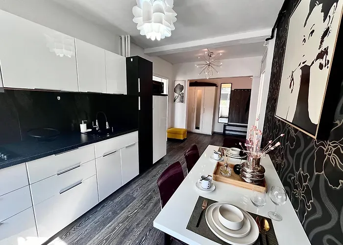 Flh Liberty - 2 Queen Beds, Balcony & Free Parking アパート