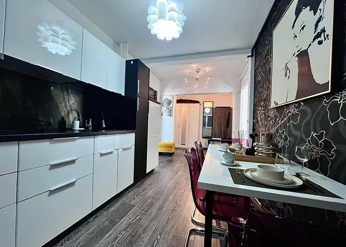 アパート Flh Liberty - 2 Queen Beds, Balcony & Free Parking *