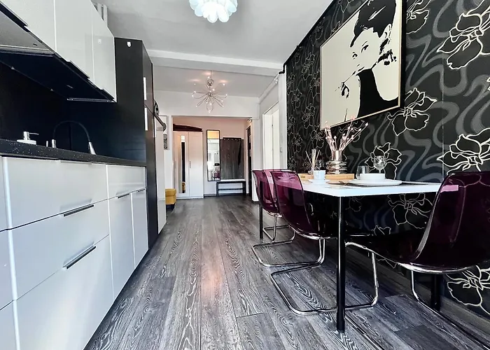 Flh Liberty - 2 Queen Beds, Balcony & Free Parking * コンスタンツァ