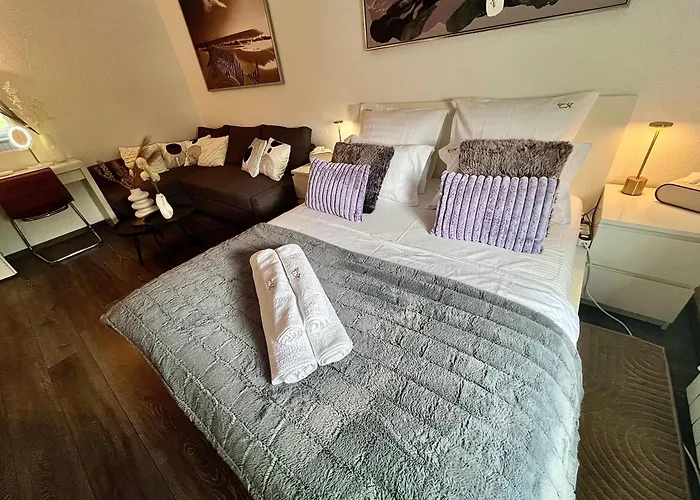 Flh Liberty - 2 Queen Beds, Balcony & Free Parking アパート コンスタンツァ