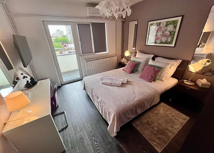 アパート Flh Liberty - 2 Queen Beds, Balcony & Free Parking *