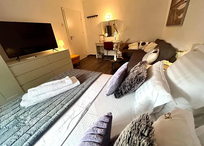 Flh Liberty - 2 Queen Beds, Balcony & Free Parking コンスタンツァ