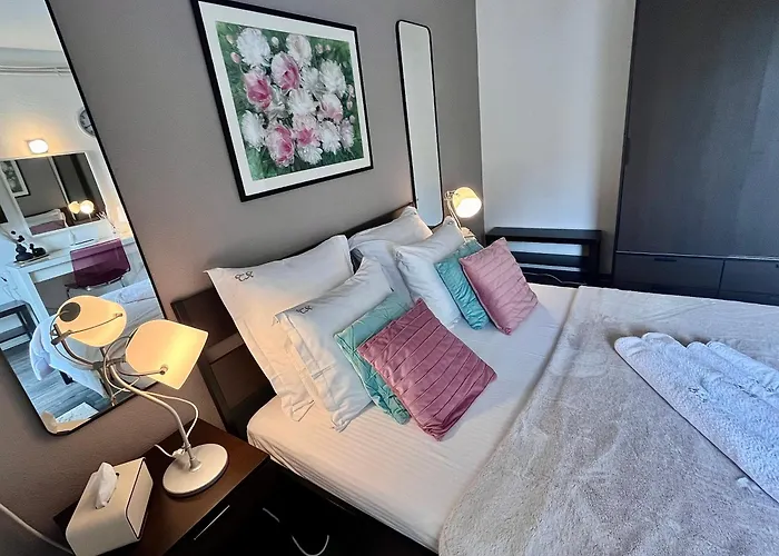 Flh Liberty - 2 Queen Beds, Balcony & Free Parking