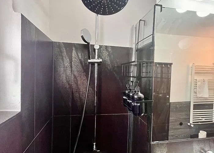 Flh Liberty - 2 Queen Beds, Balcony & Free Parking *