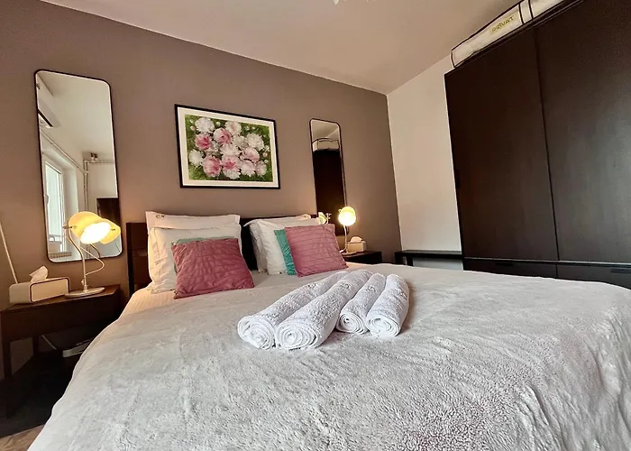 Flh Liberty - 2 Queen Beds, Balcony & Free Parking アパート *