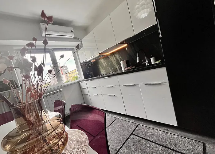 Flh Liberty - 2 Queen Beds, Balcony & Free Parking アパート *