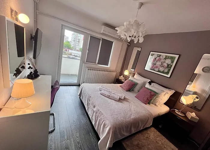 Flh Liberty - 2 Queen Beds, Balcony & Free Parking アパート コンスタンツァ